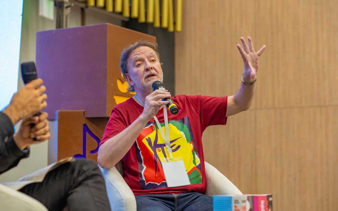 “Charly García necesitaba un libro loco porque él es un poco loco”